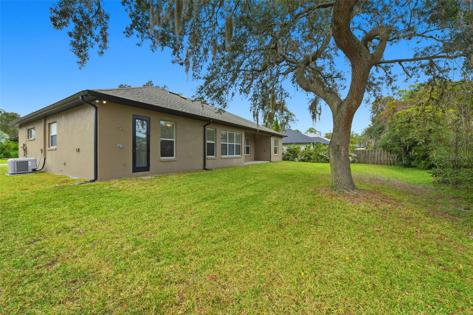 HIDDEN OAKS AT SPRUCE CREEK - Residential