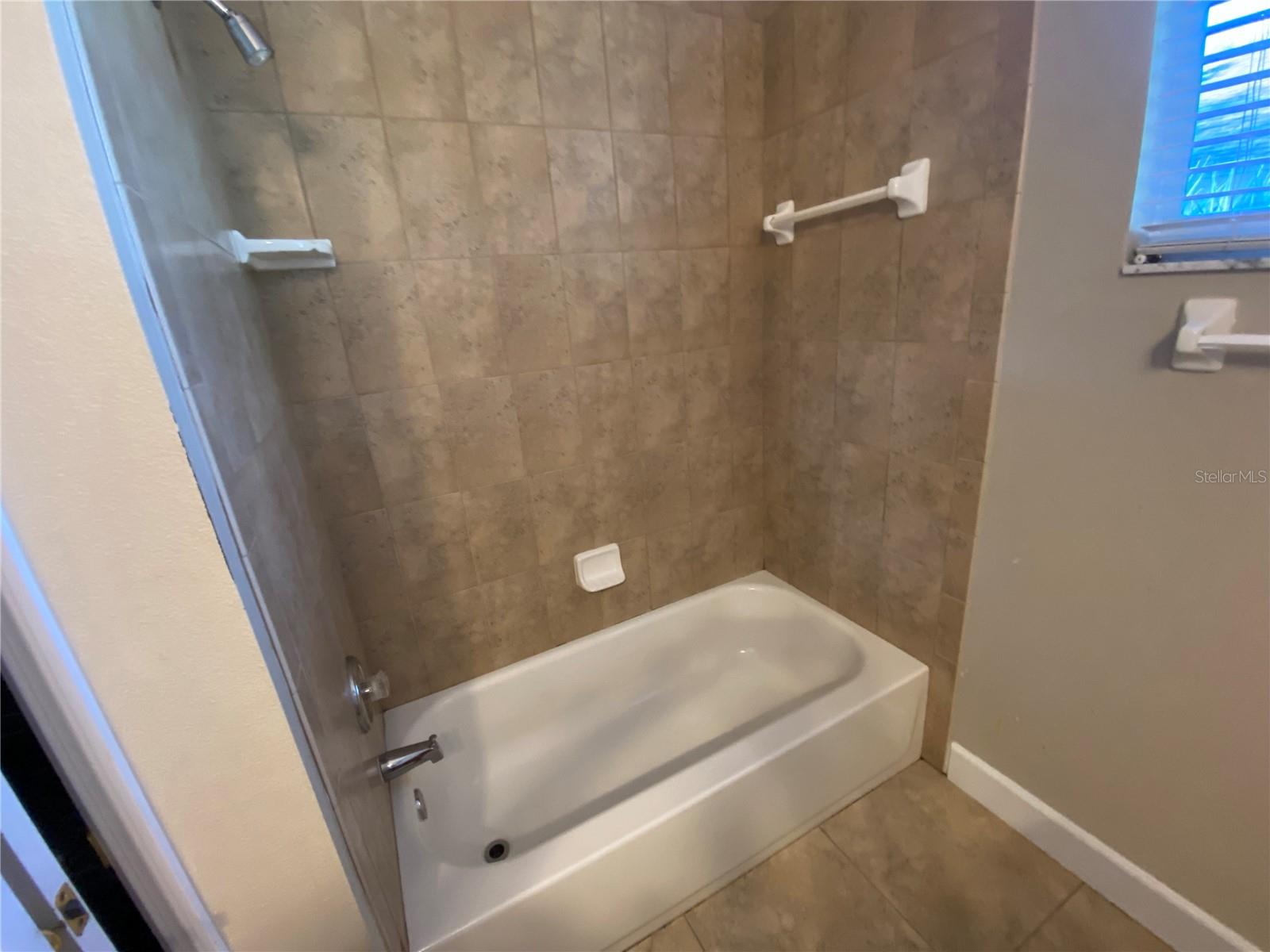 HIDDEN OAKS AT SPRUCE CREEK - Residential