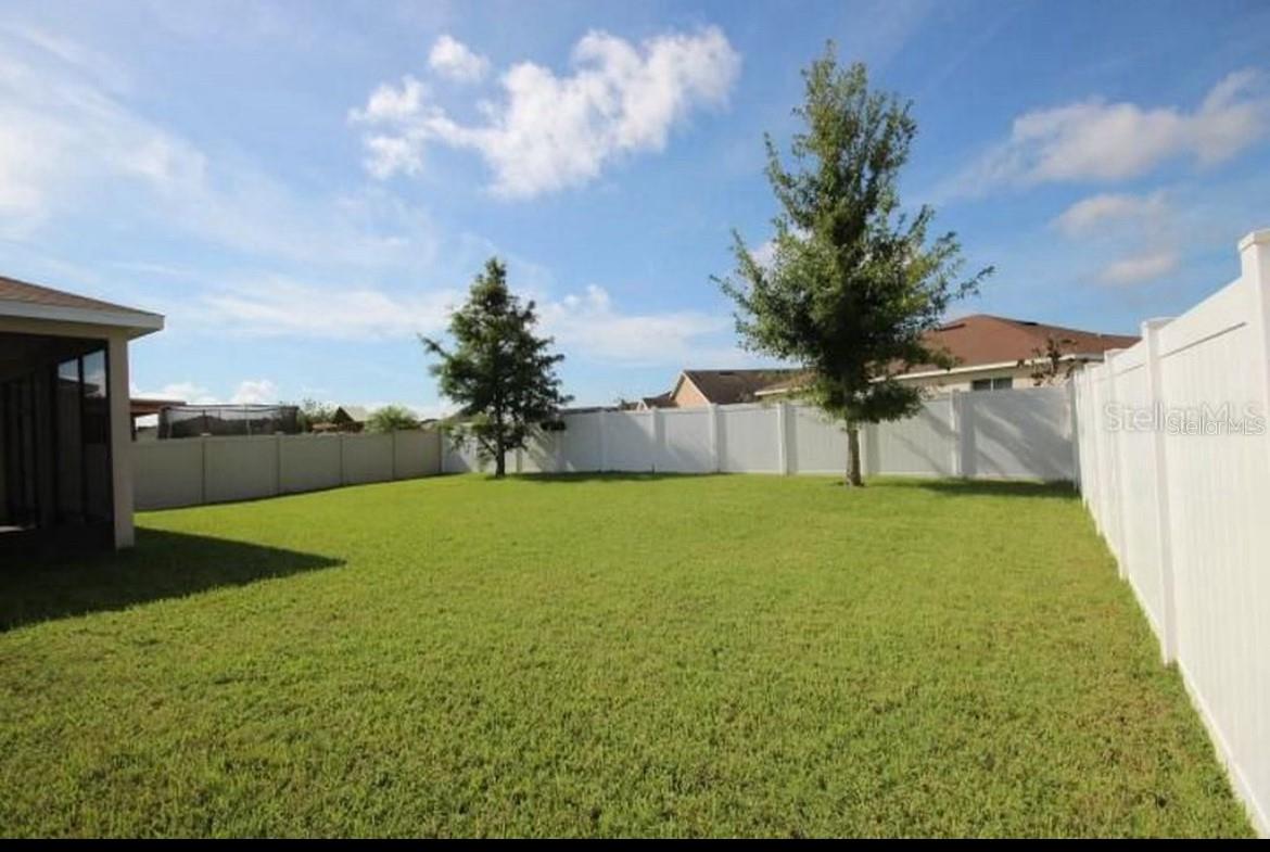 SHINGLE CRK RESERVE/OAKS PH 3 - Residential Lease