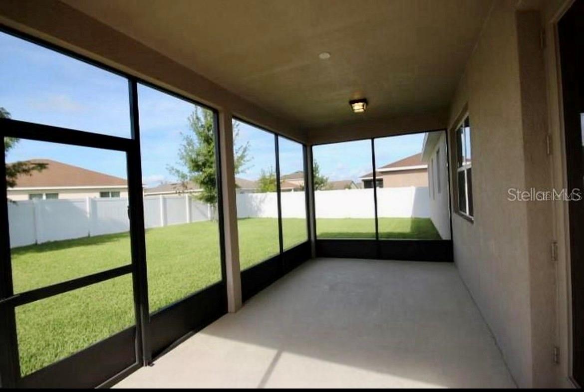 SHINGLE CRK RESERVE/OAKS PH 3 - Residential Lease