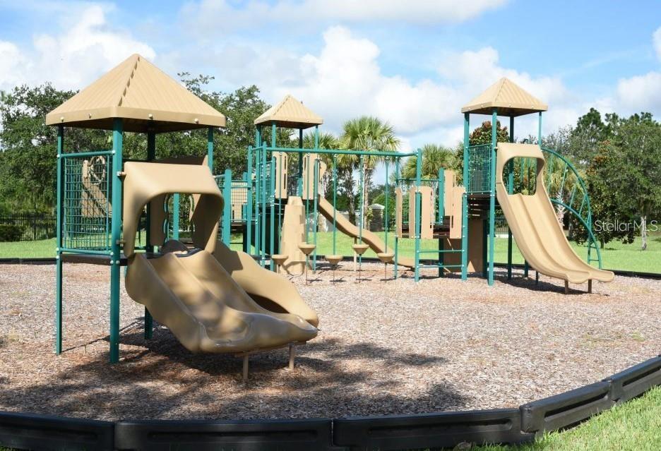 SHINGLE CRK RESERVE/OAKS PH 3 - Residential Lease