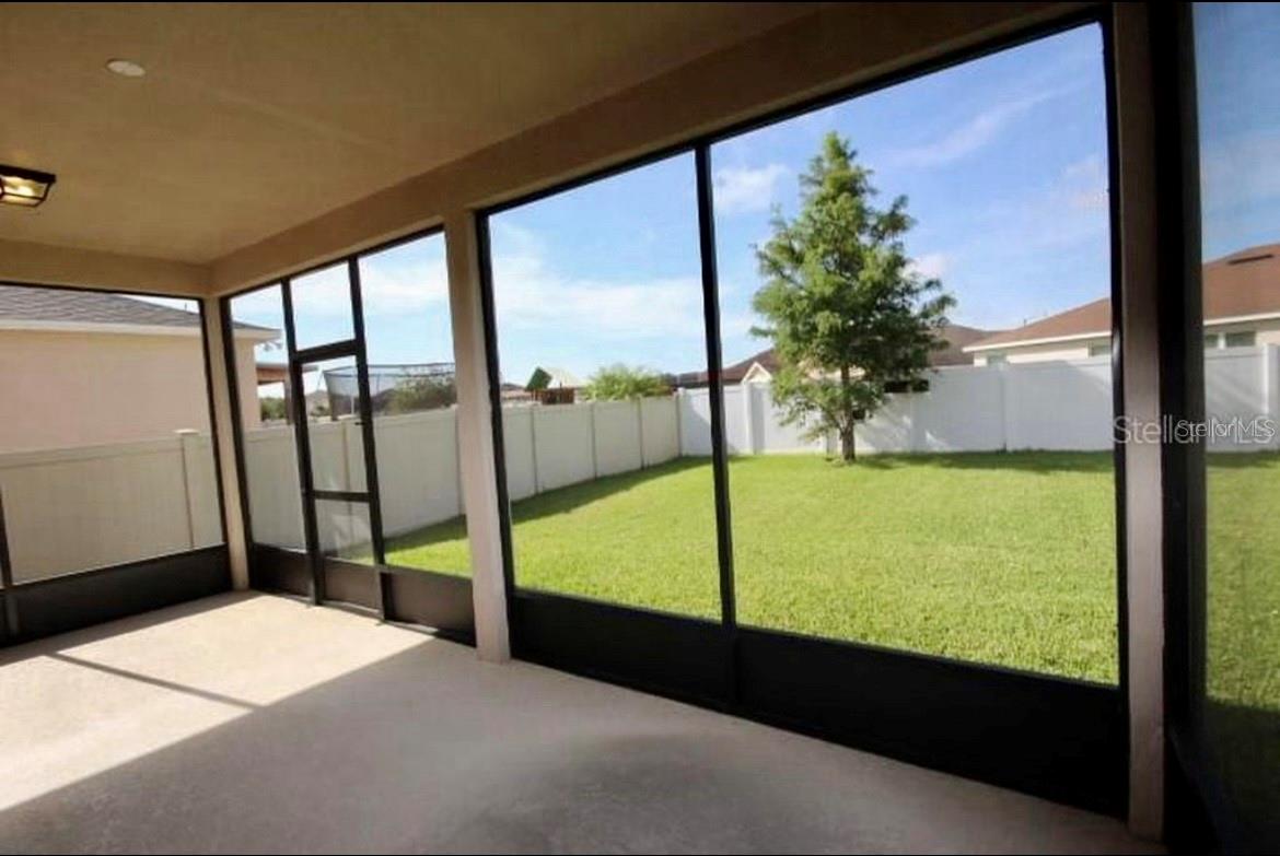 SHINGLE CRK RESERVE/OAKS PH 3 - Residential Lease