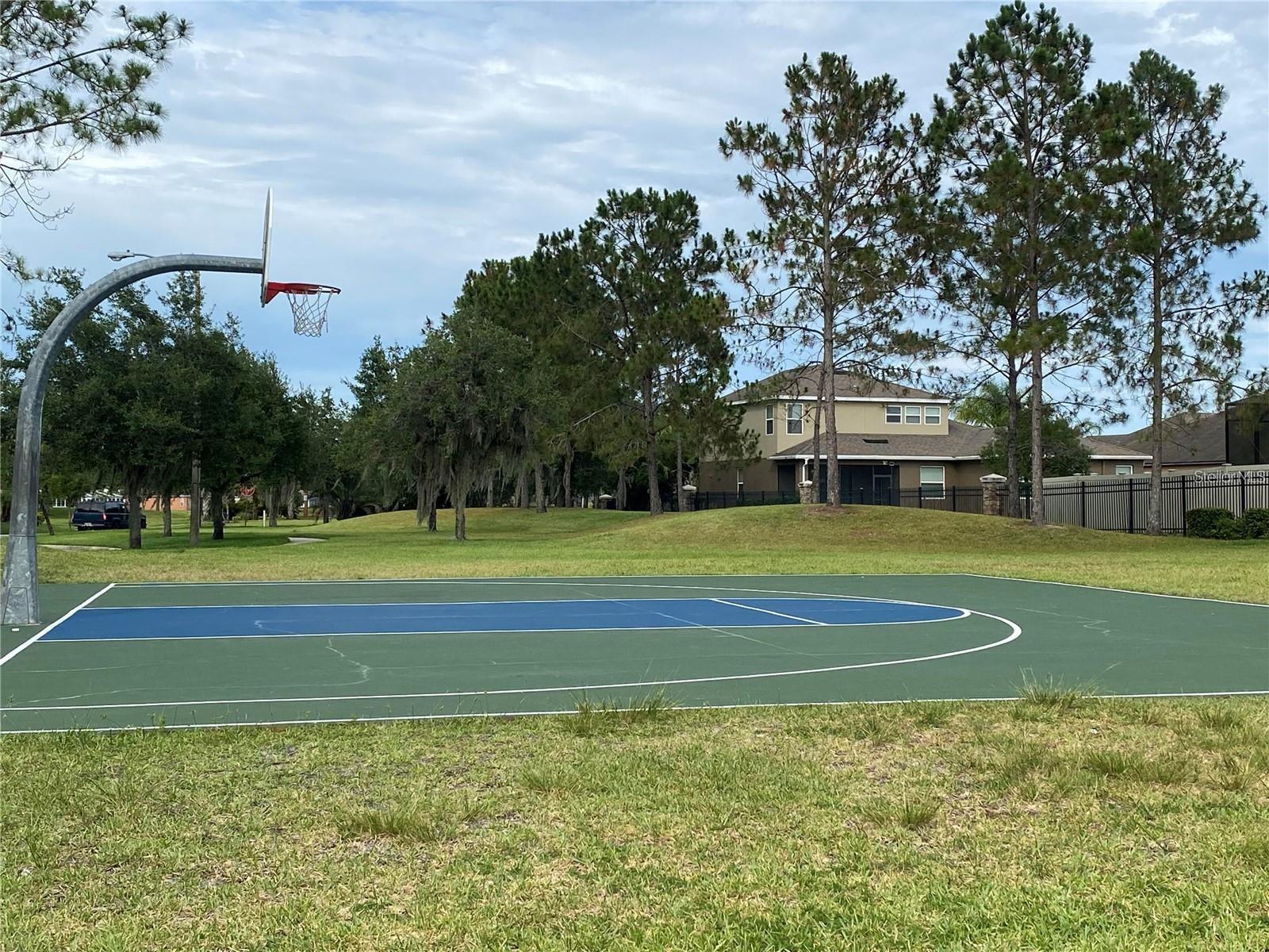 SHINGLE CRK RESERVE/OAKS PH 3 - Residential Lease