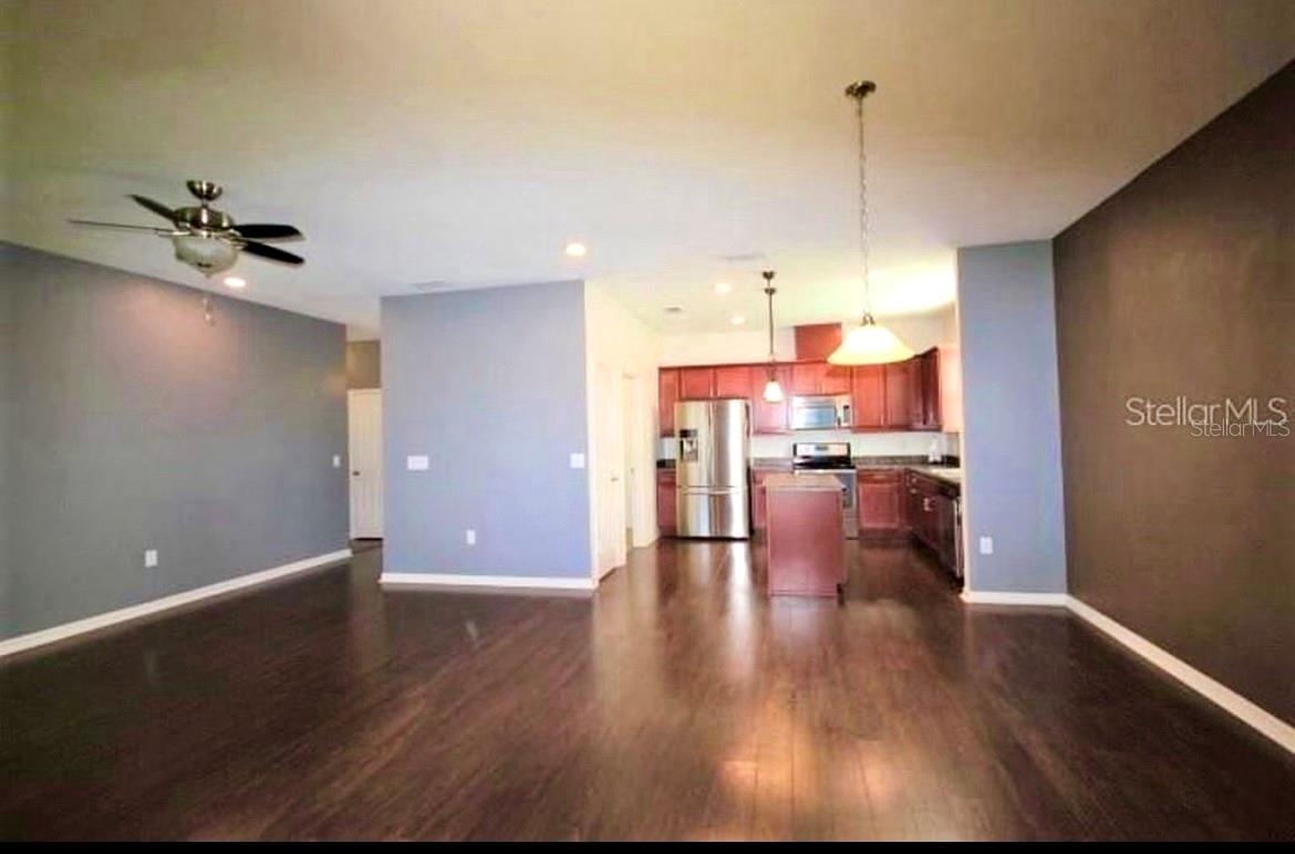 SHINGLE CRK RESERVE/OAKS PH 3 - Residential Lease