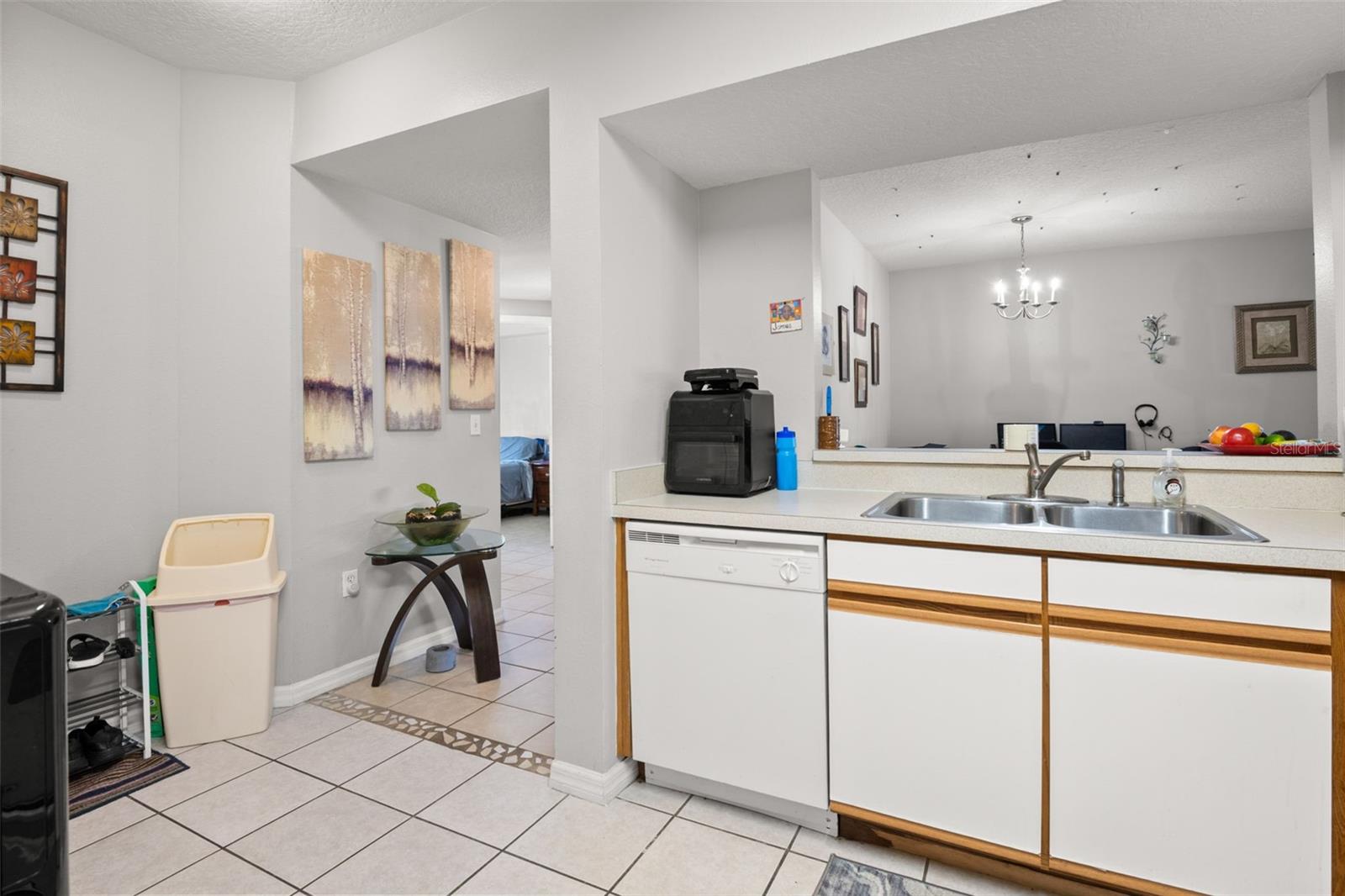 VILLAGES OF BLOOMINGDALE CONDO - Residential