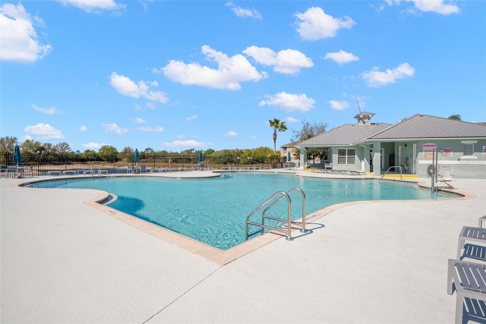 VILLAGES OF BLOOMINGDALE CONDO - Residential