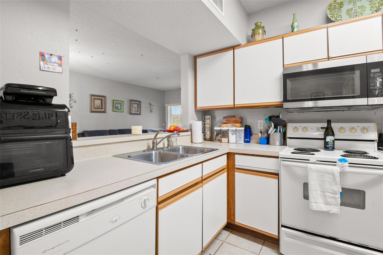 VILLAGES OF BLOOMINGDALE CONDO - Residential