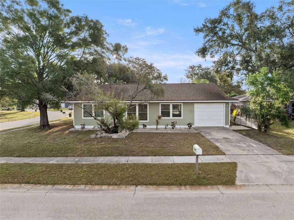 Photo of 6500 Briar Ridge Court N, Pinellas Park, FL 33782 (MLS # TB8458417)