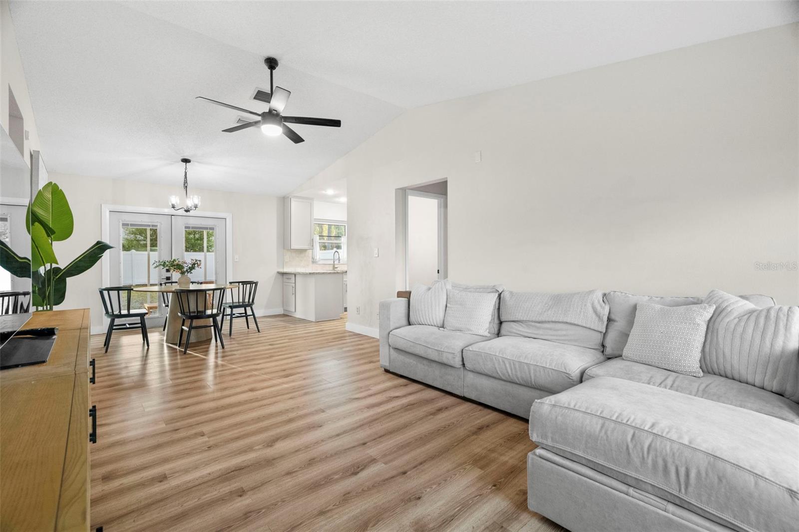 AUTUMN RUN - Residential