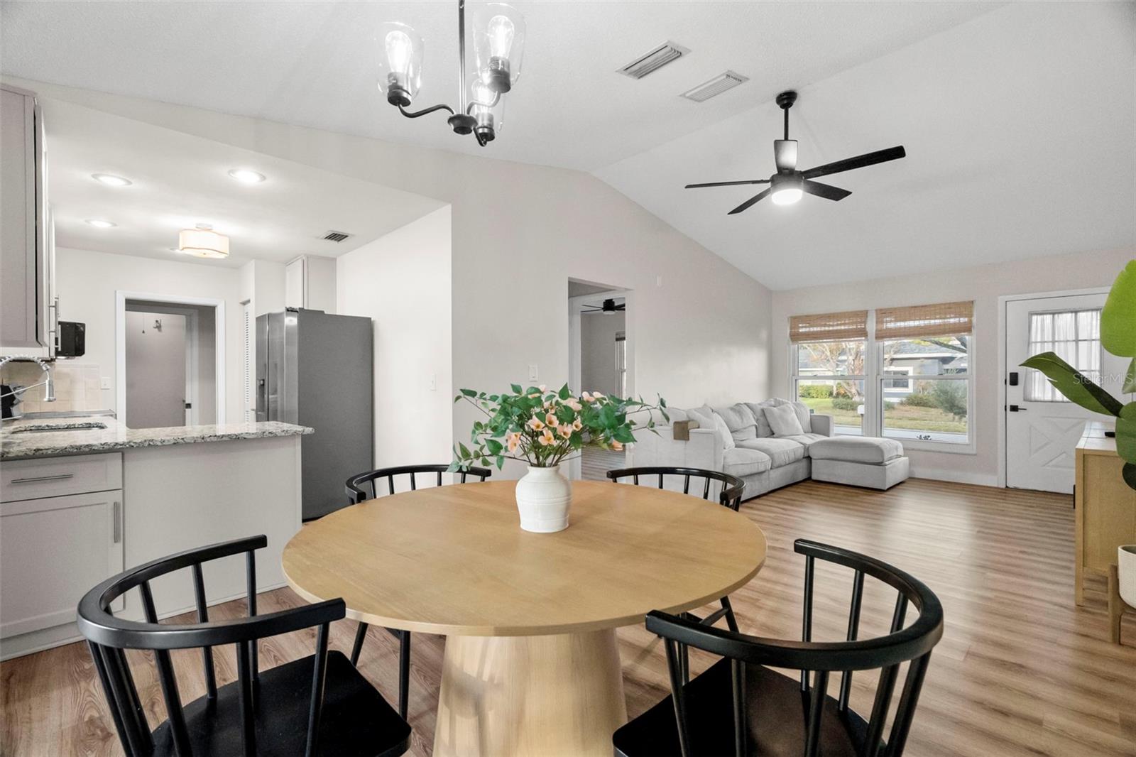 AUTUMN RUN - Residential