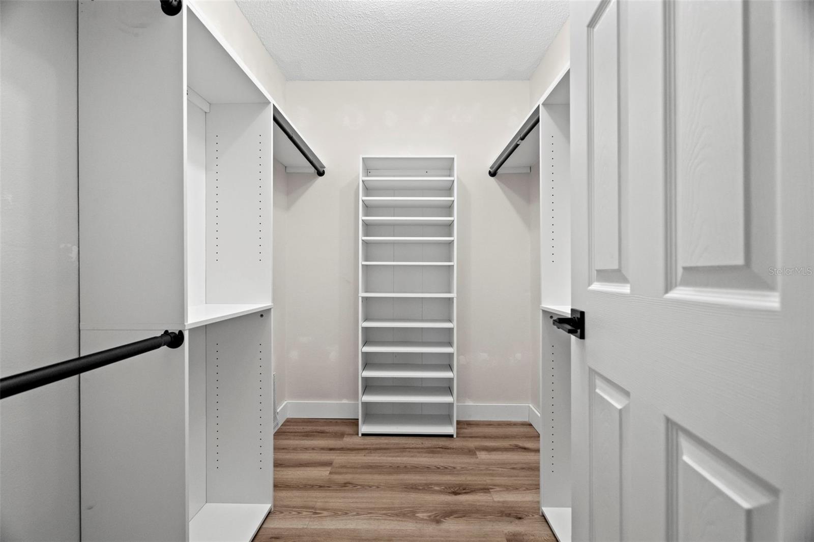 AUTUMN RUN - Residential