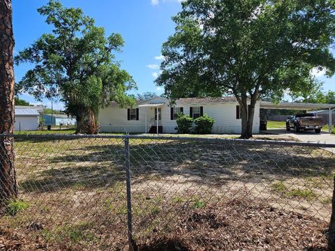 Photo of 4136 Rolling Hills Court E, Lake Wales, FL 33898 (MLS # P4938346)