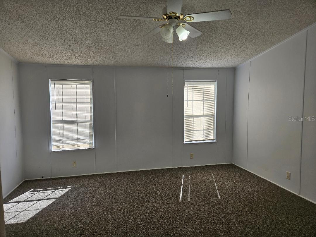 ROLLING HILLS - Residential