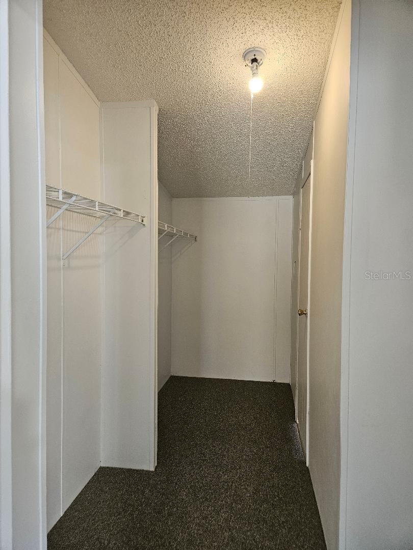 ROLLING HILLS - Residential