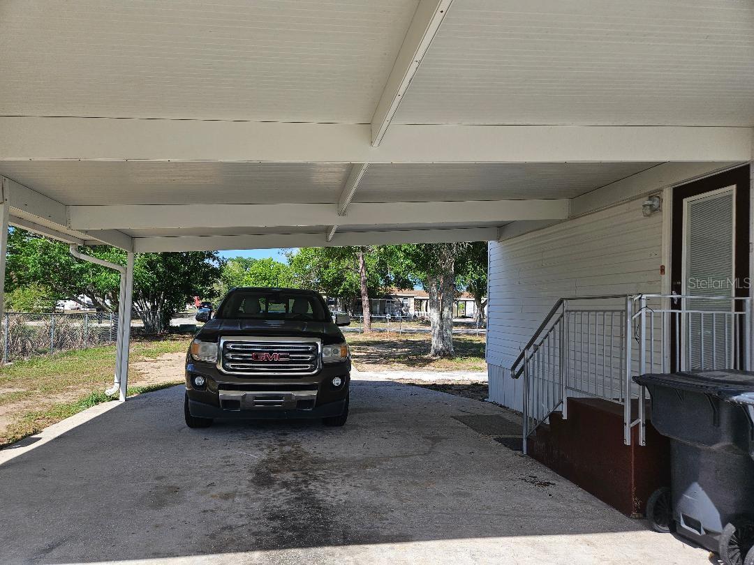 ROLLING HILLS - Residential