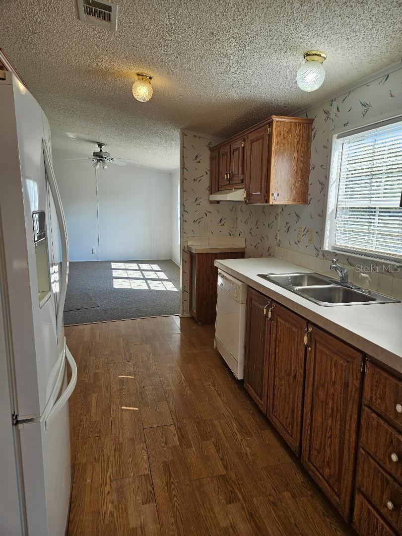 ROLLING HILLS - Residential