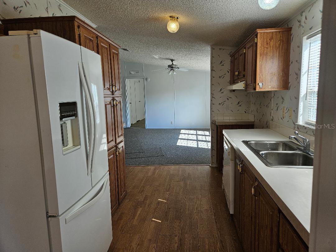 ROLLING HILLS - Residential