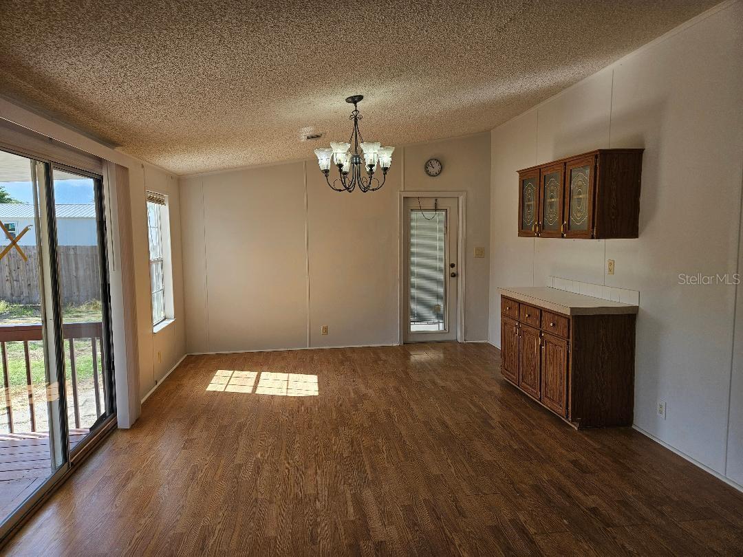 ROLLING HILLS - Residential