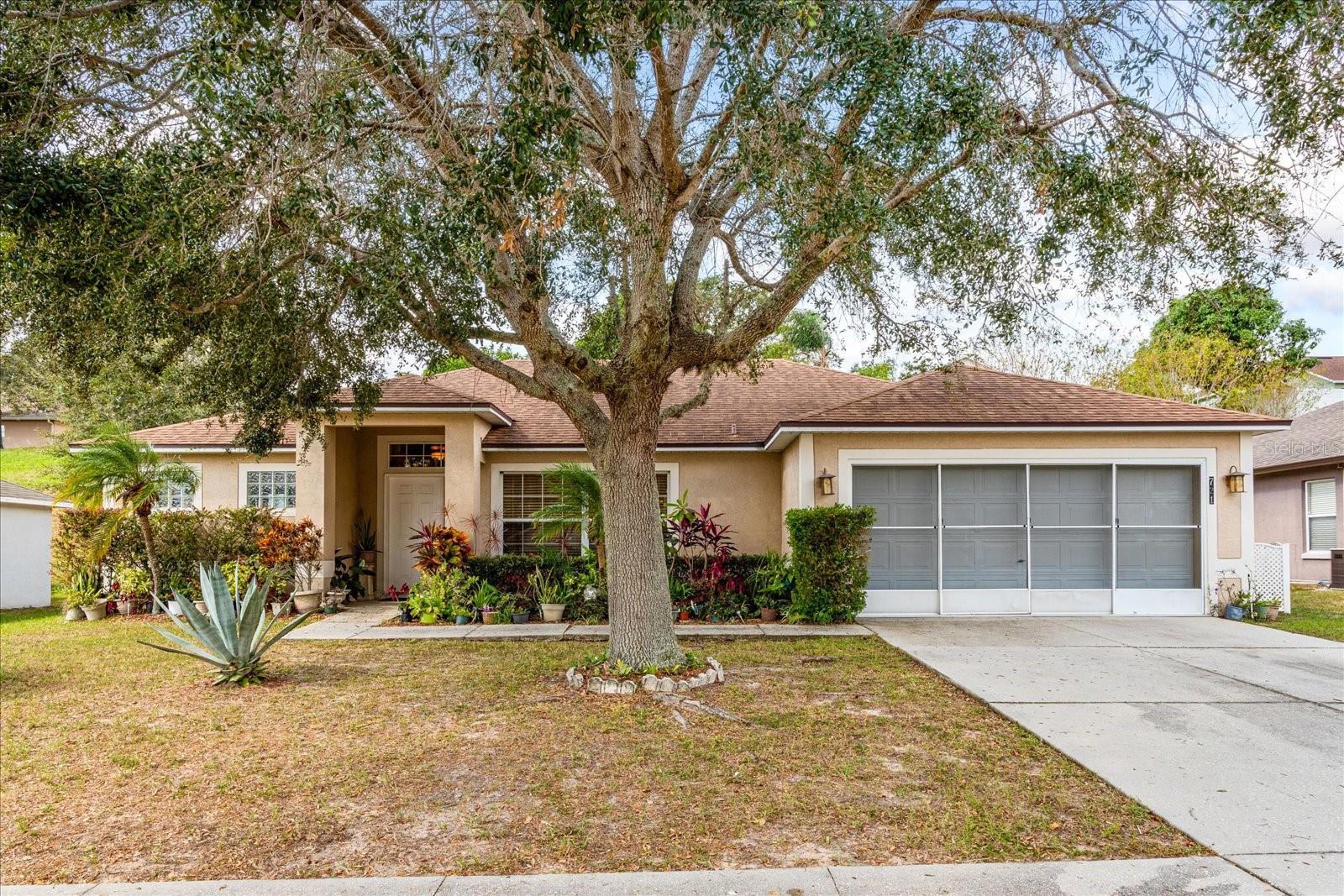 GREAT NEWS. SELLERS ARE WILLING TO CONTRIBUTE TOWARDS BUYERS CLOSING COST OR INTEREST RATE BUYDOWN. Conditions apply***
Welcome to your new home, perfectly situated on an expansive lot in the highly desirable and pride-filled community of Minneola/Clermont, FL. This thoughtfully designed residence offers 4 spacious bedrooms, 2 full bathrooms, and separate formal living and dining areas—ideal for both everyday comfort and memorable gatherings.
At the heart of the home, you’ll find a bright, open kitchen featuring durable laminate flooring and a seamless connection to the extended screened-in porch—perfect for entertaining guests or enjoying Florida’s beautiful weather year-round. The kitchen flows effortlessly into a cheerful family room, creating a warm and inviting space for relaxing or hosting.
Enjoy the convenience of being just minutes from shopping, dining, healthcare facilities, recreation, and major highways—including the Turnpike. A newer roof (2018) provides added value and peace of mind. GREAT NEWS. SELLERS ARE WILLING TO CONTRIBUTE TOWARDS BUYERS CLOSING COST OR INTEREST RATE BUYDOWN. Conditions apply***
With multiple down payment assistance programs available, this is a great opportunity to turn your dream of homeownership into a reality.
Don’t miss out—schedule your private showing today!