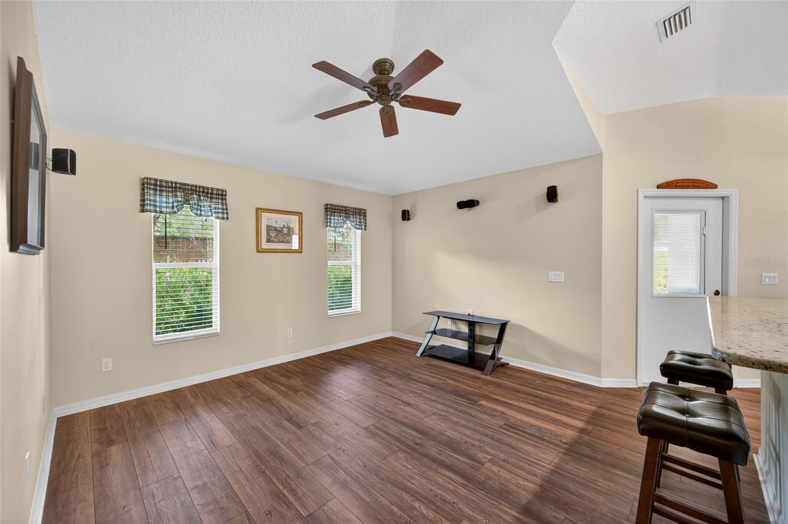 STONEYWOOD PH 11 - Residential