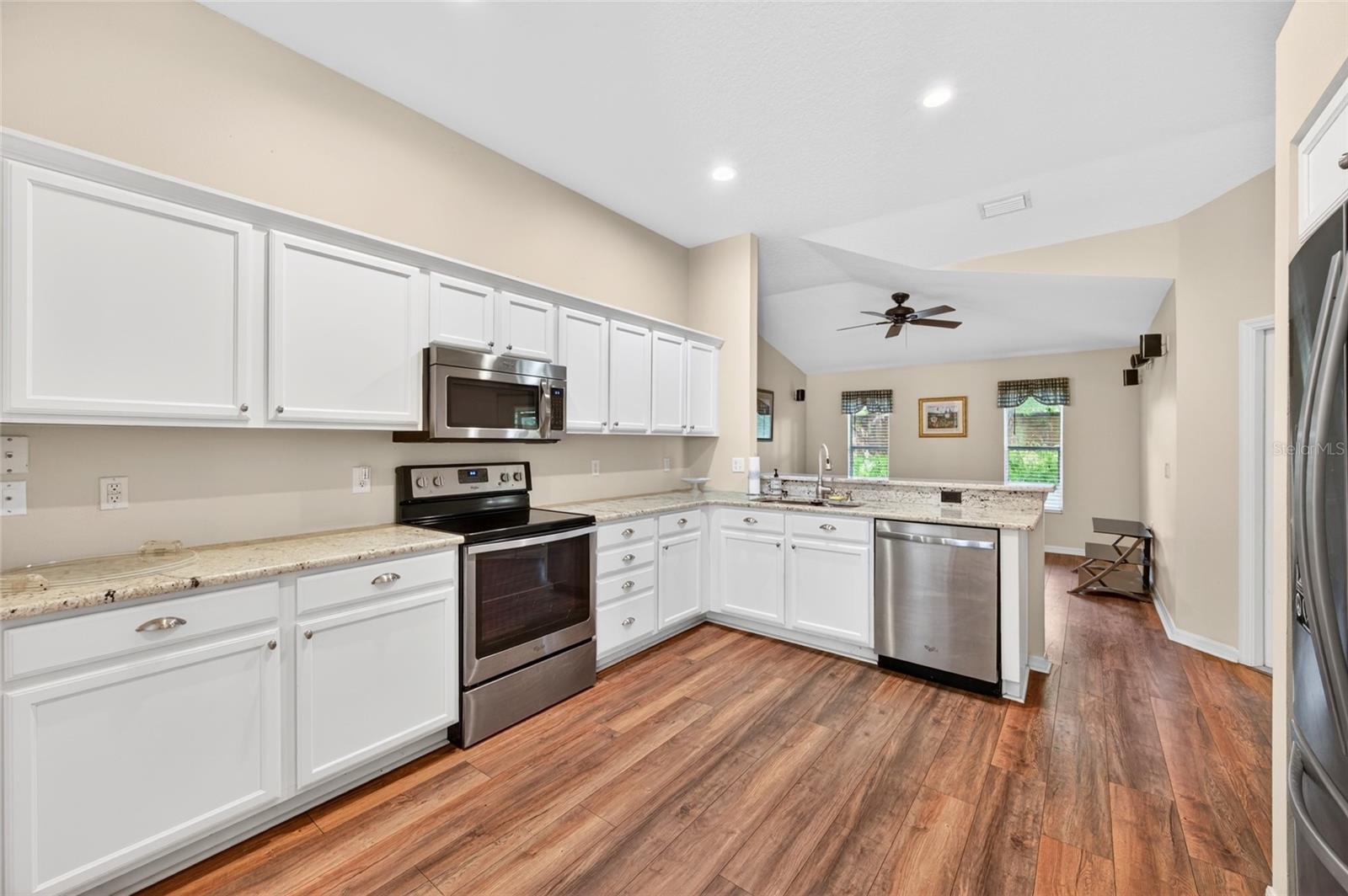 STONEYWOOD PH 11 - Residential