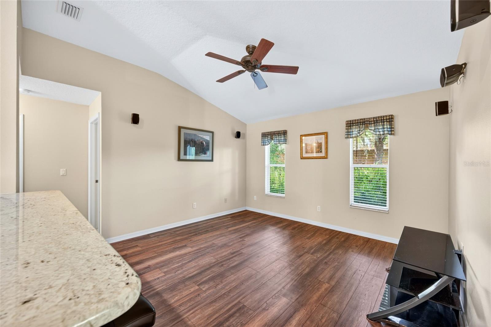 STONEYWOOD PH 11 - Residential