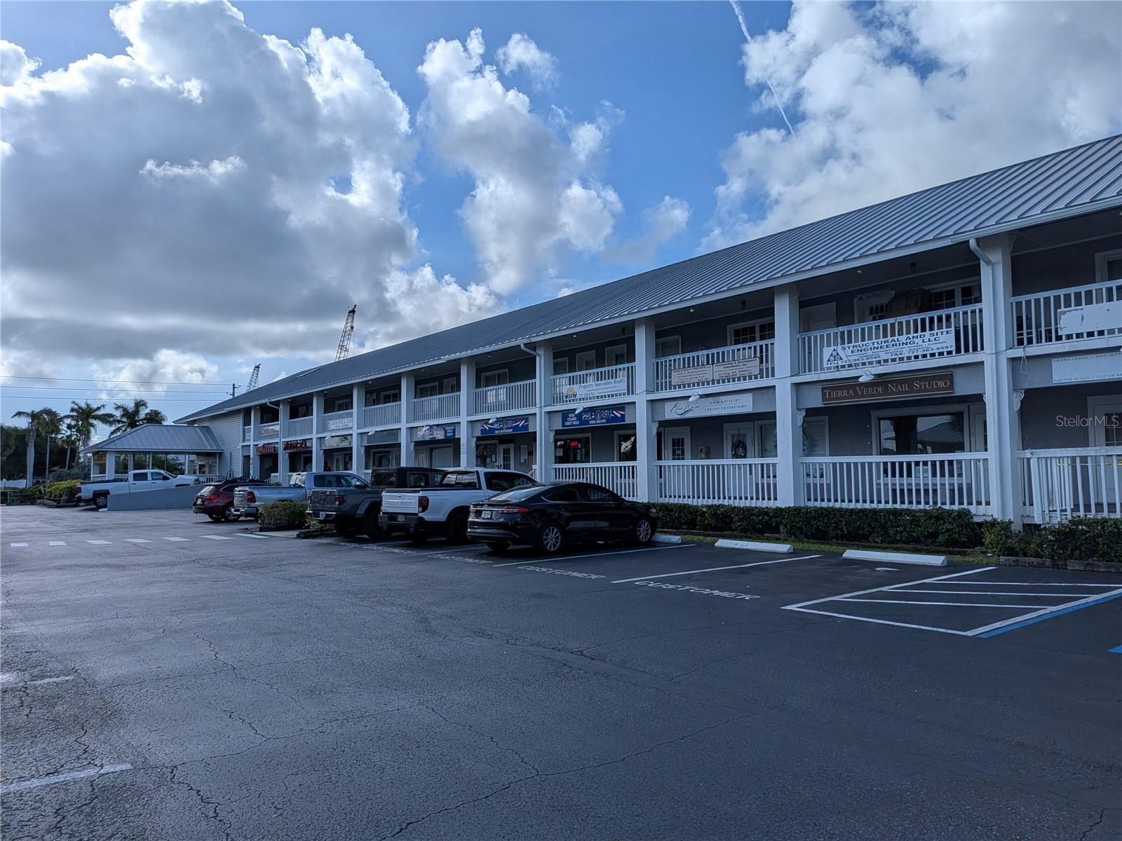Photo 1 of 10 — 1120 PINELLAS BAYWAY S 211, ST PETERSBURG, FL 33715