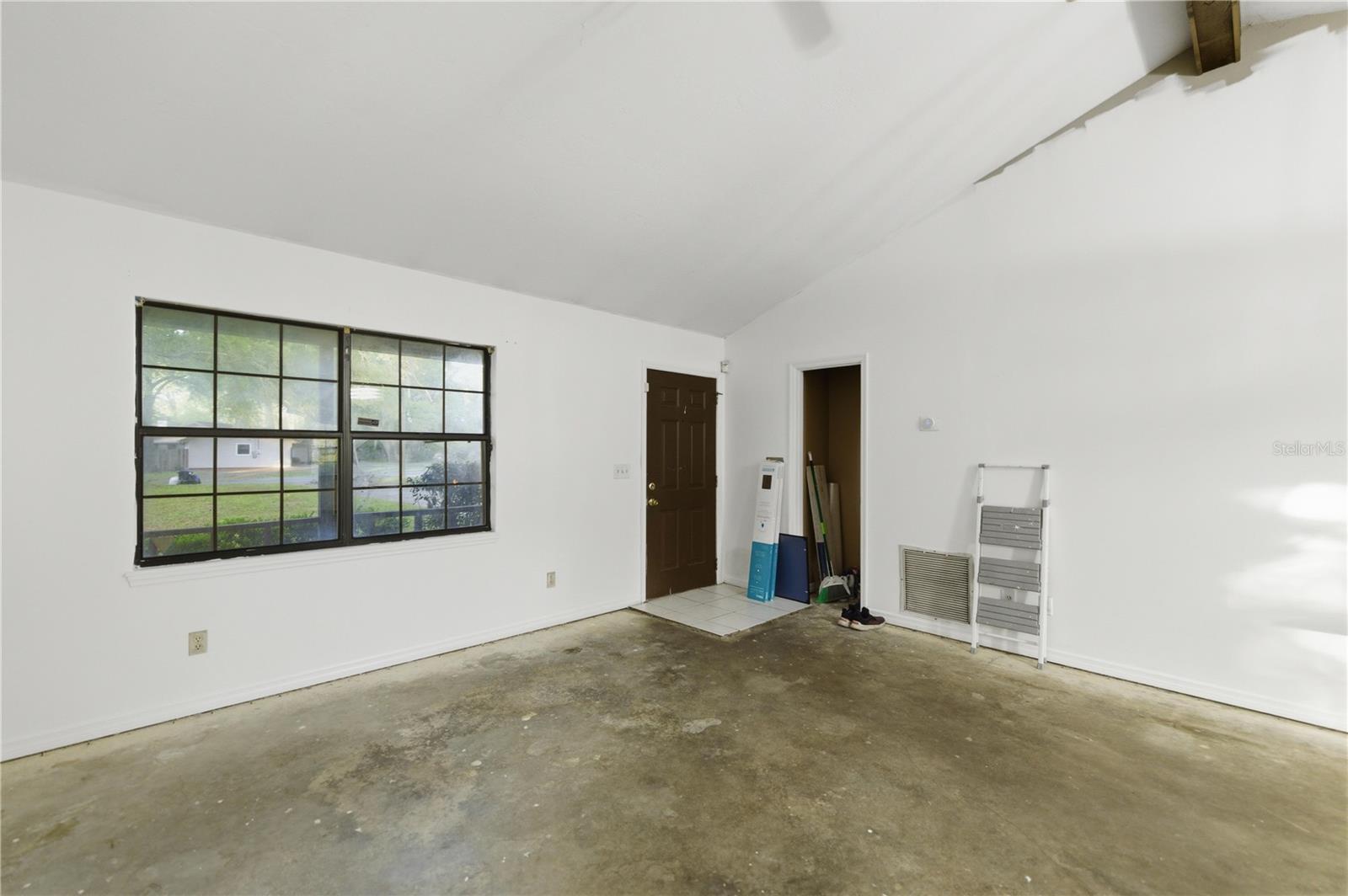 STONE HILL - Residential