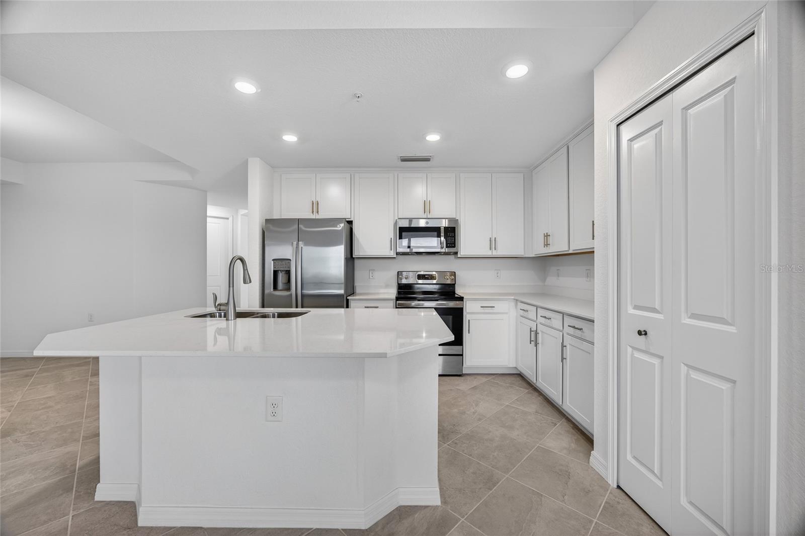 14151 HERITAGE LANDING BOULEVARD 1021