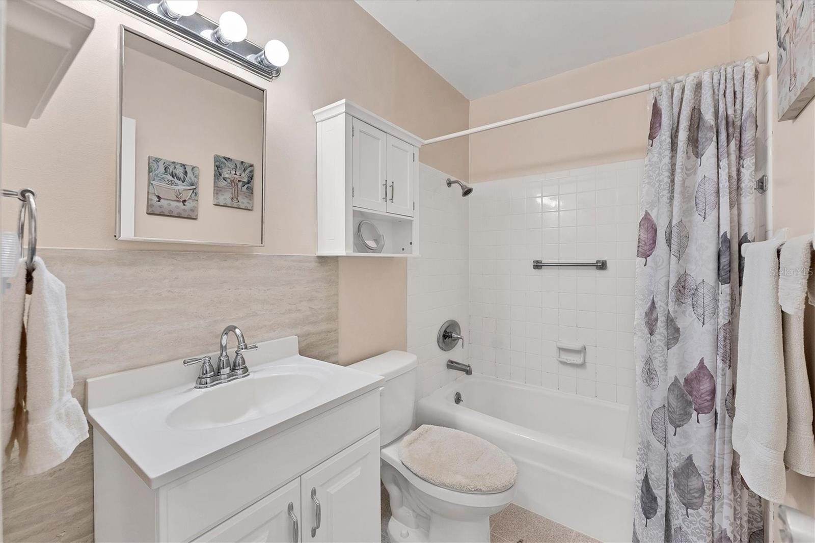 OAKWOOD VILLAS SEC A - Residential