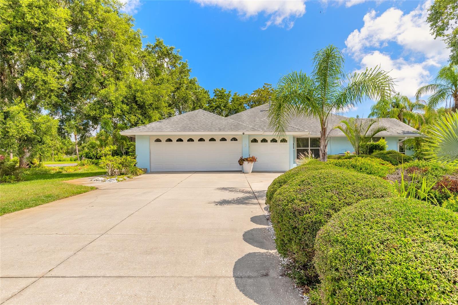 904 CLUBHOUSE BOULEVARD