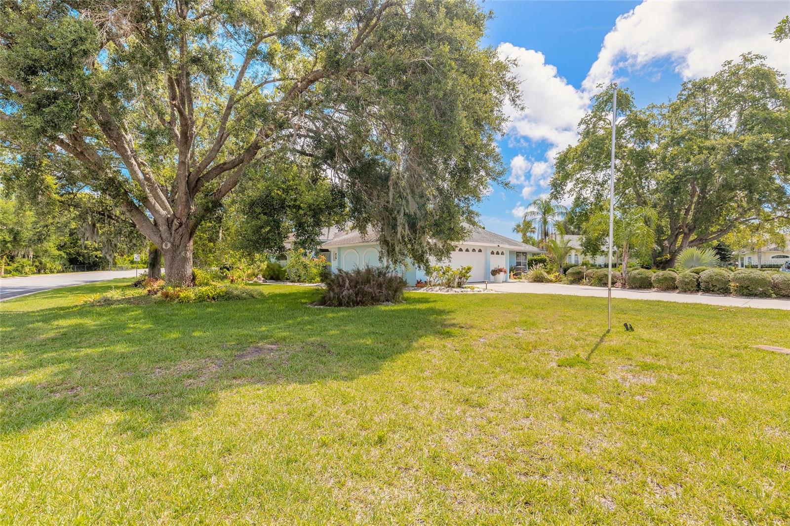 904 CLUBHOUSE BOULEVARD