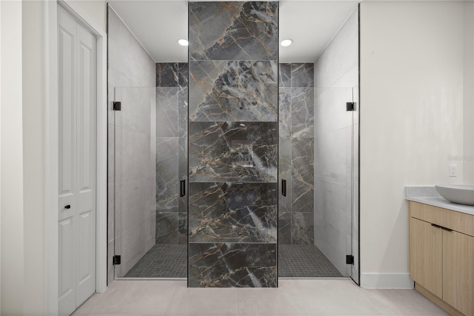 ROLLING HILLS UN 01 - Residential