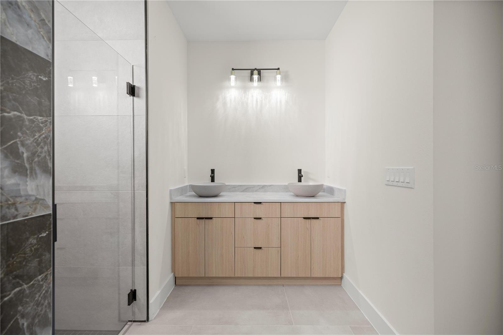 ROLLING HILLS UN 01 - Residential