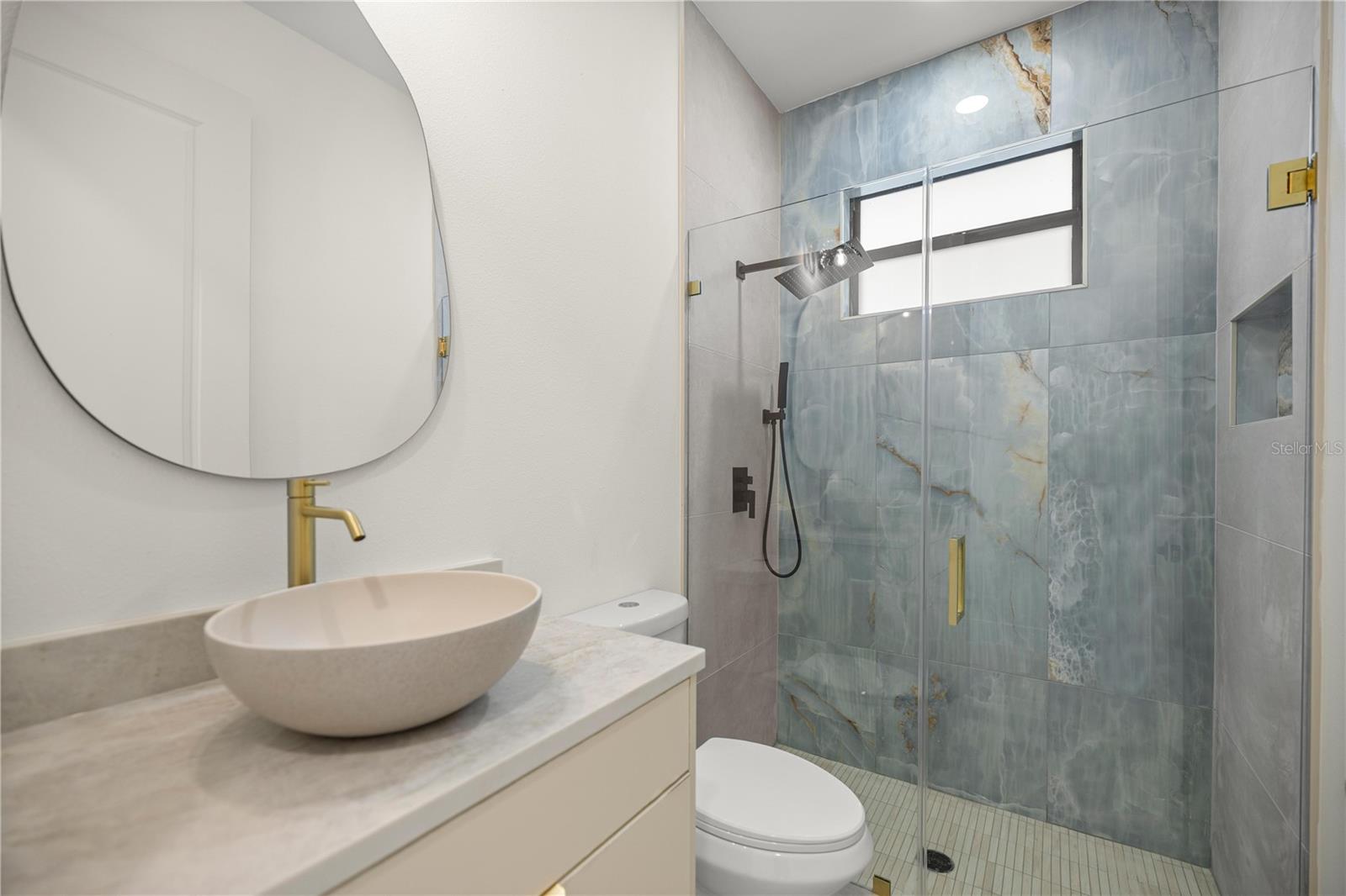 ROLLING HILLS UN 01 - Residential