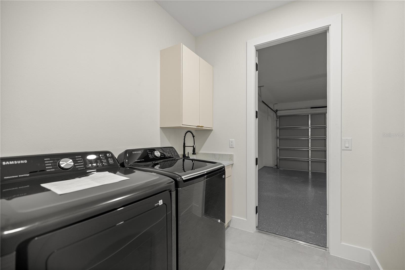 ROLLING HILLS UN 01 - Residential