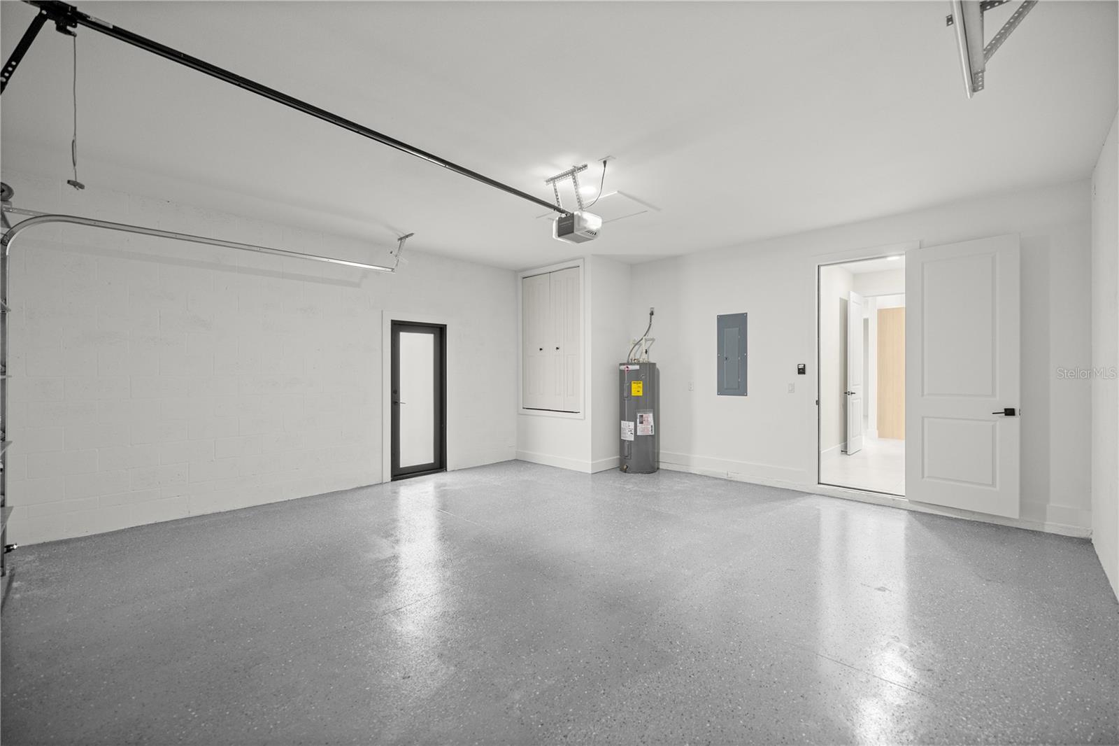 ROLLING HILLS UN 01 - Residential