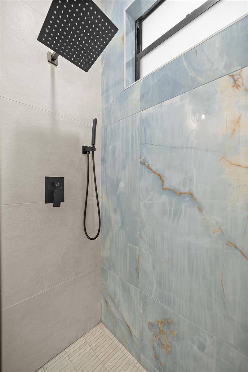 ROLLING HILLS UN 01 - Residential