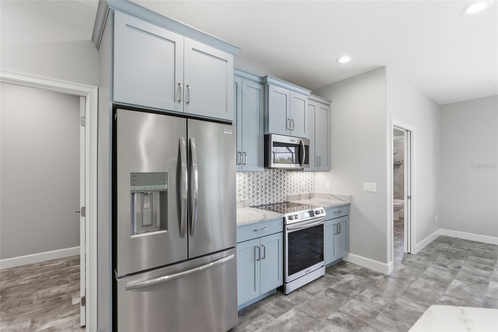 SOUTH GULF COVE - Residential