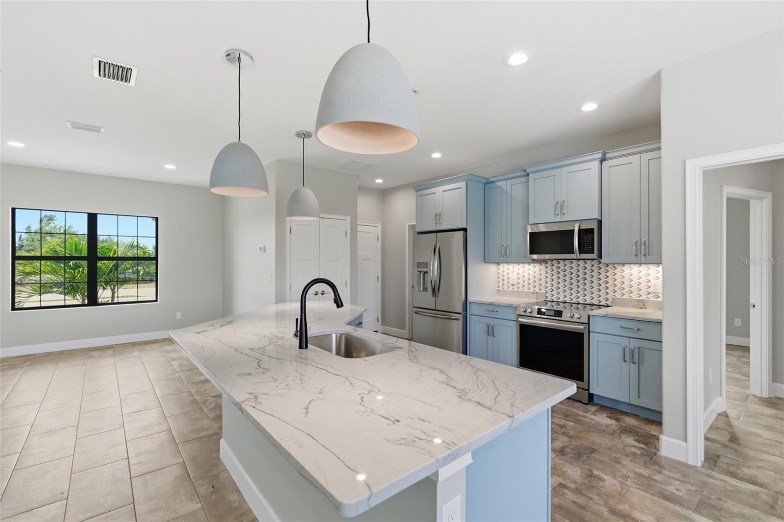 SOUTH GULF COVE - Residential