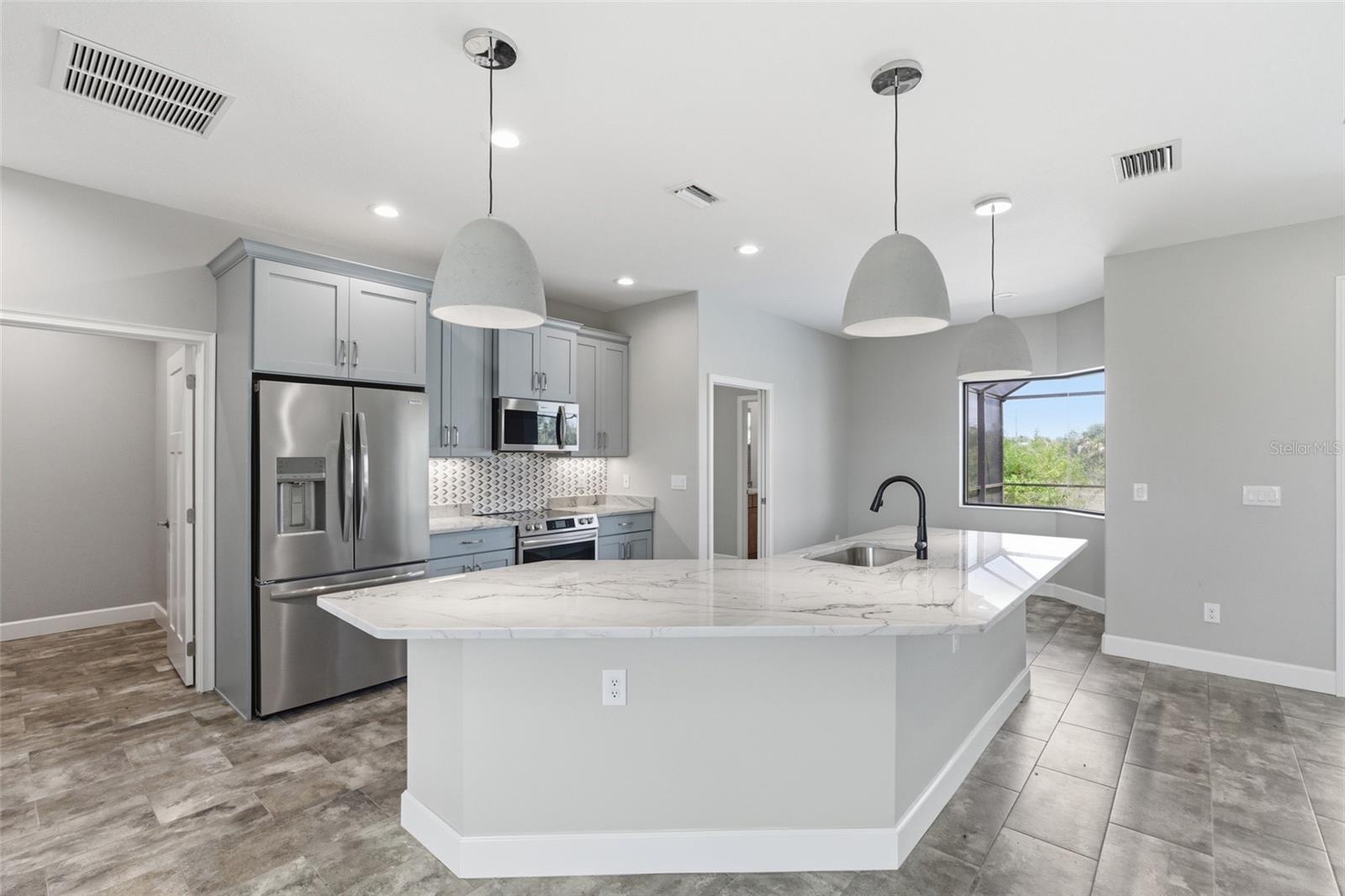 SOUTH GULF COVE - Residential