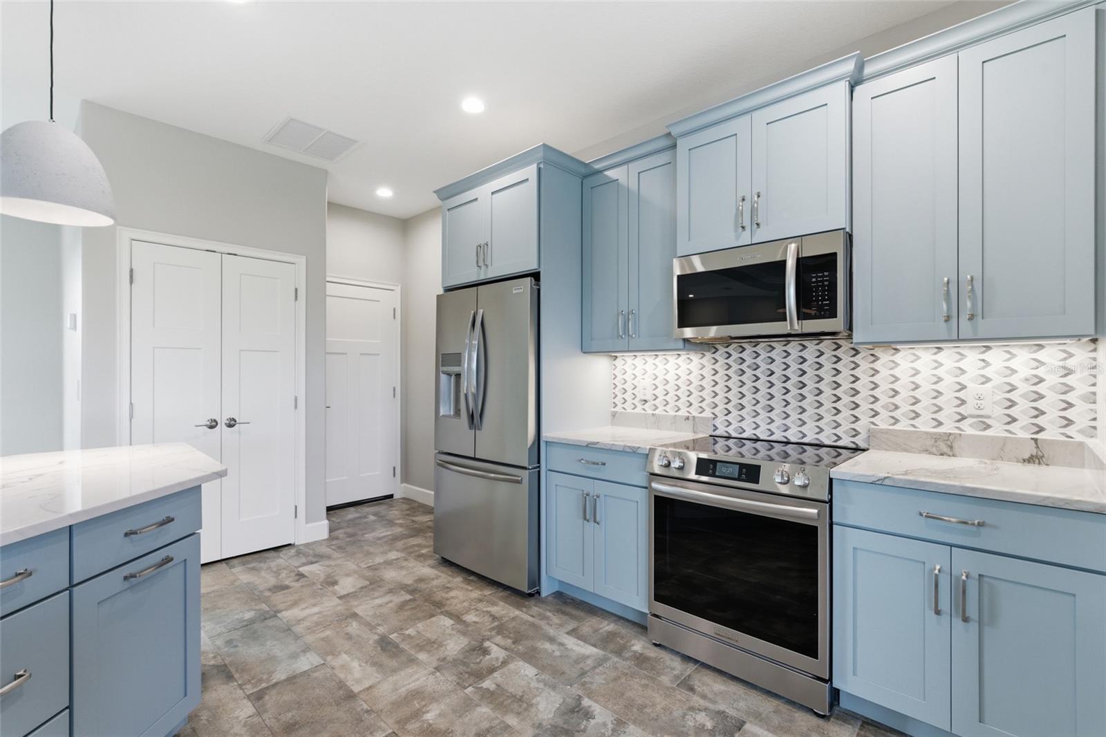 SOUTH GULF COVE - Residential