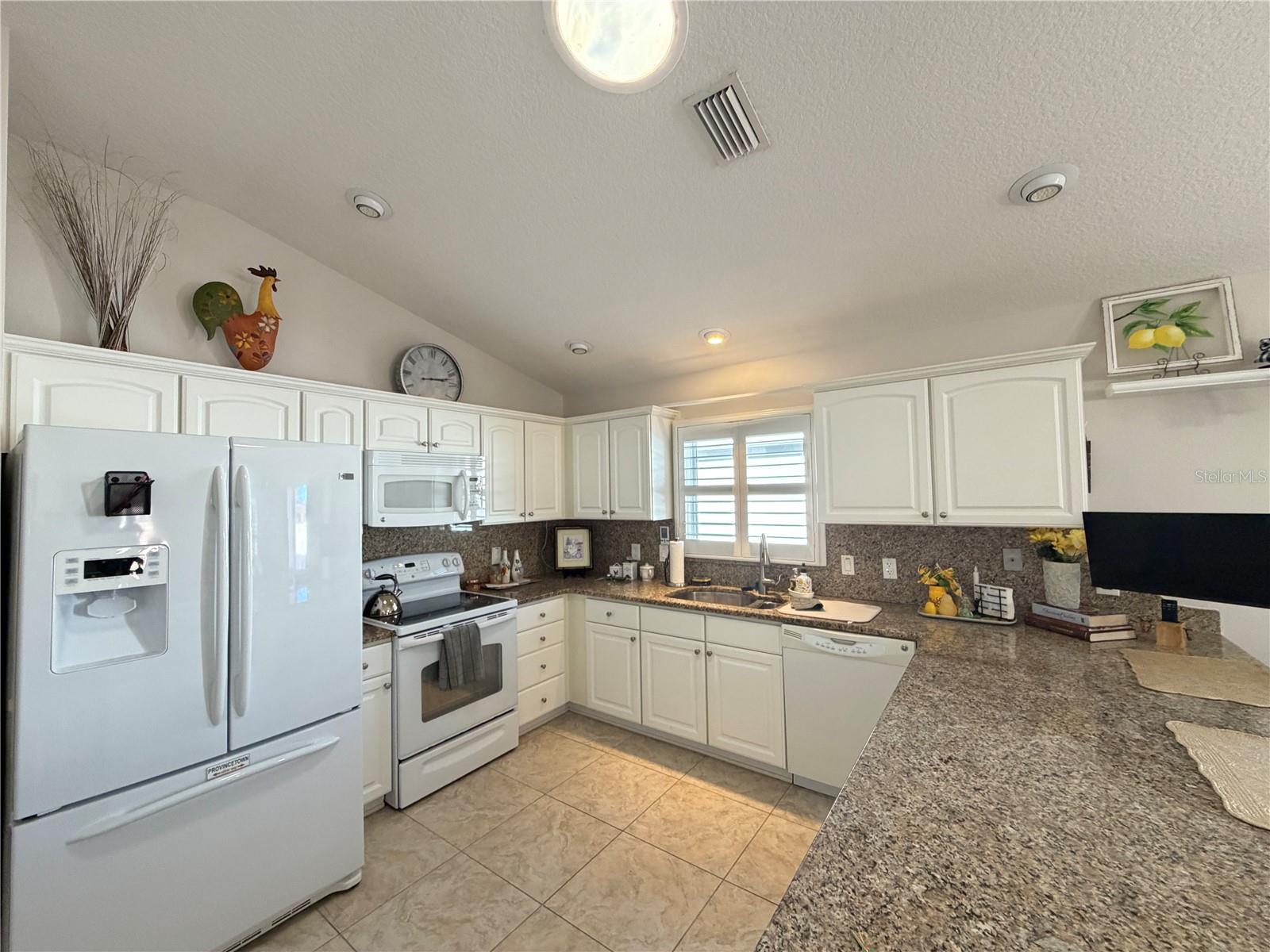 VILLAGES OF SUMTER AMBERJACK VILLAS - Residential Lease