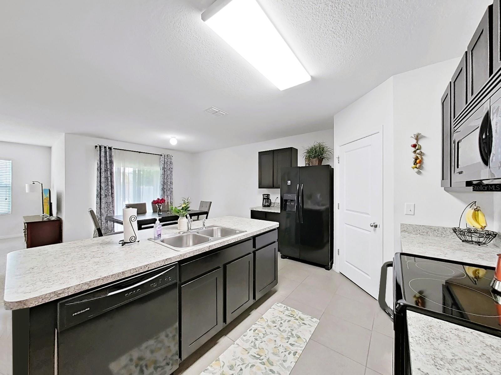 CARRIAGE POINTE SOUTH PH 2B - Residential