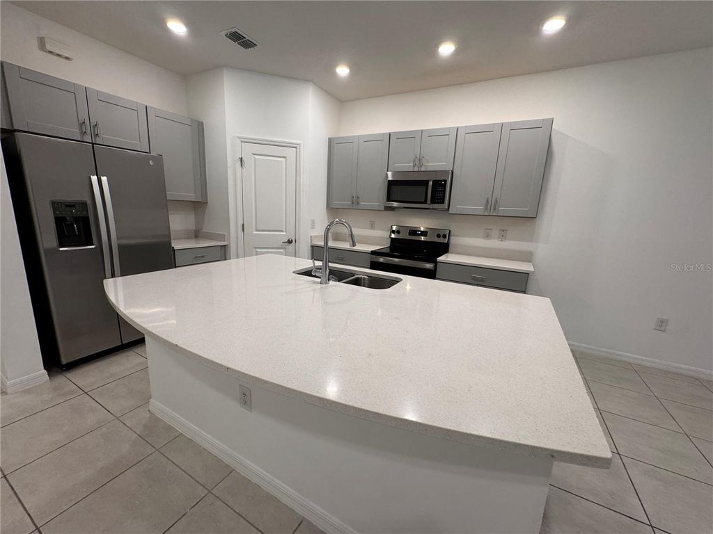 Photo of 2906 Canary Avenue, Davenport, FL 33837 (MLS # S5143929)