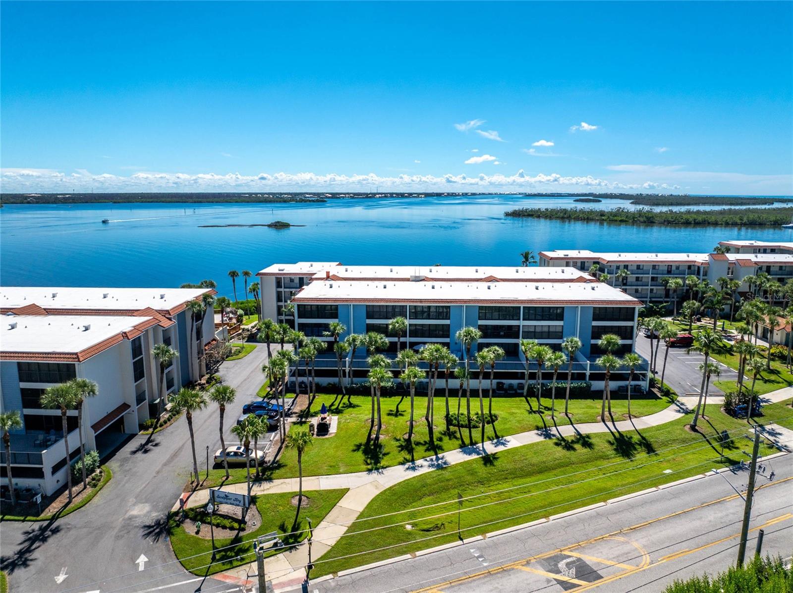SANDPIPER KEY BLDG 04 - Residential