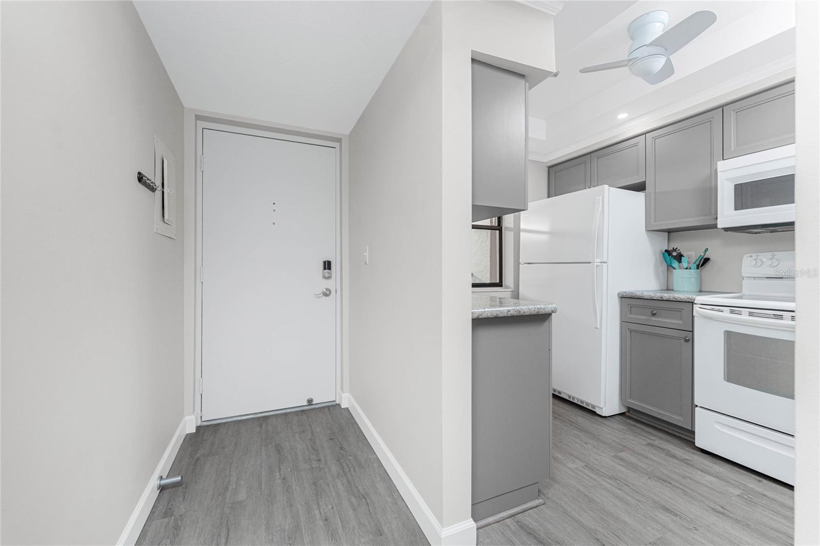SANDPIPER KEY BLDG 04 - Residential