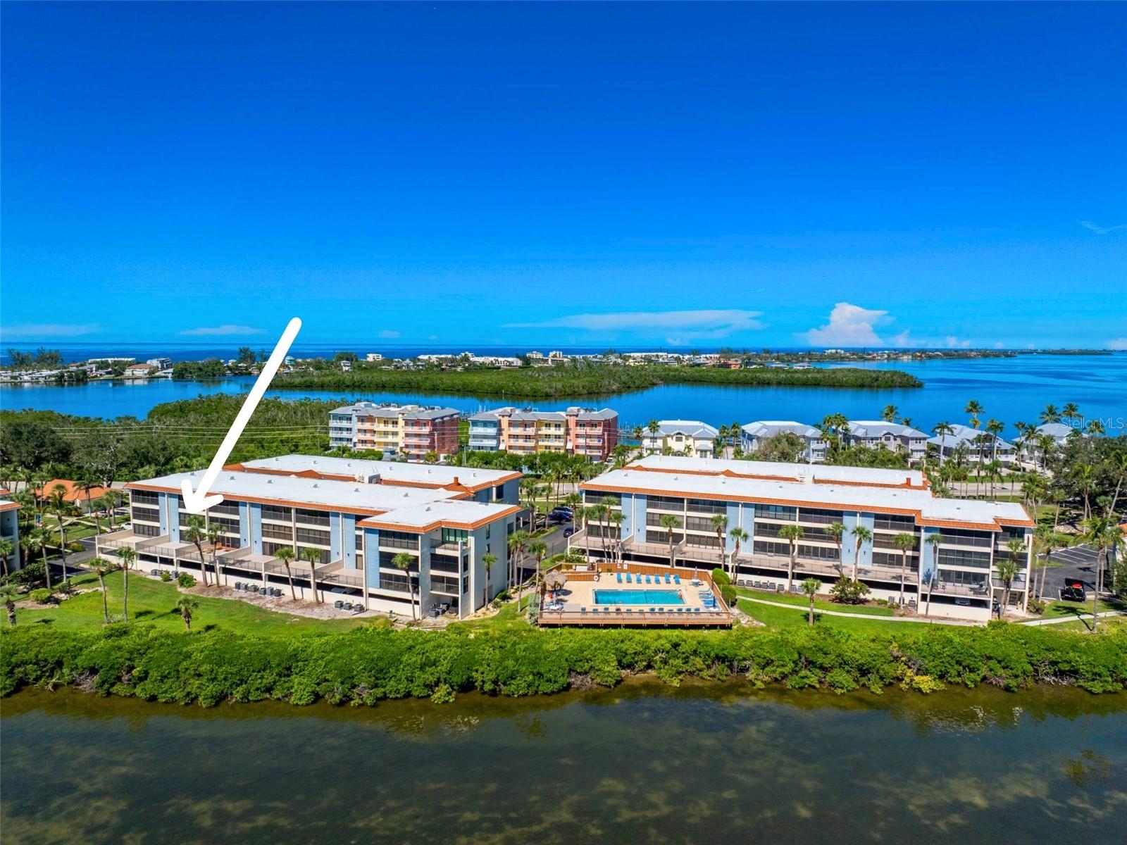 SANDPIPER KEY BLDG 04 - Residential