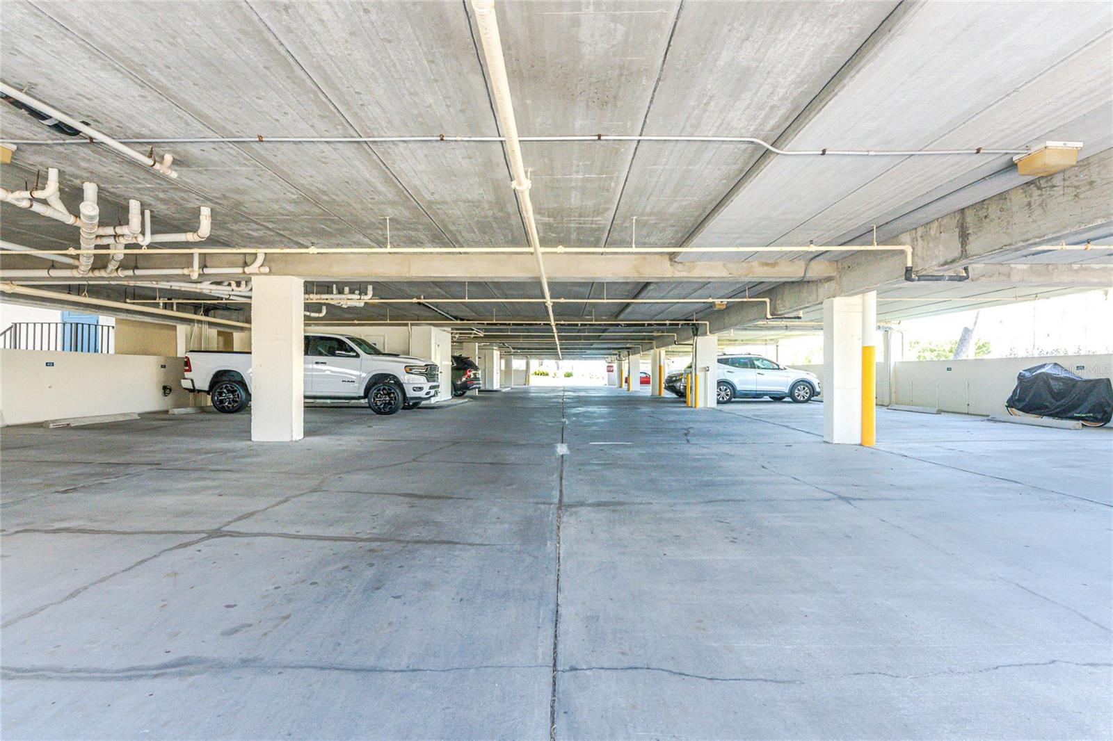 SANDPIPER KEY BLDG 04 - Residential