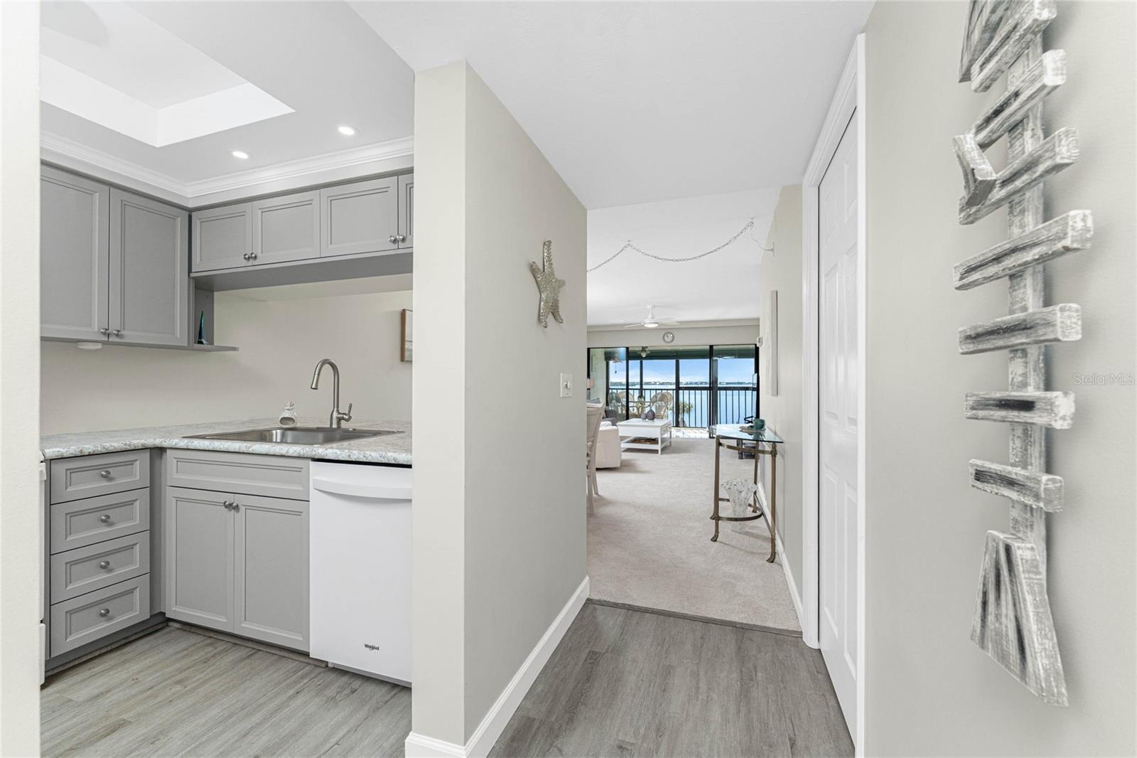 SANDPIPER KEY BLDG 04 - Residential